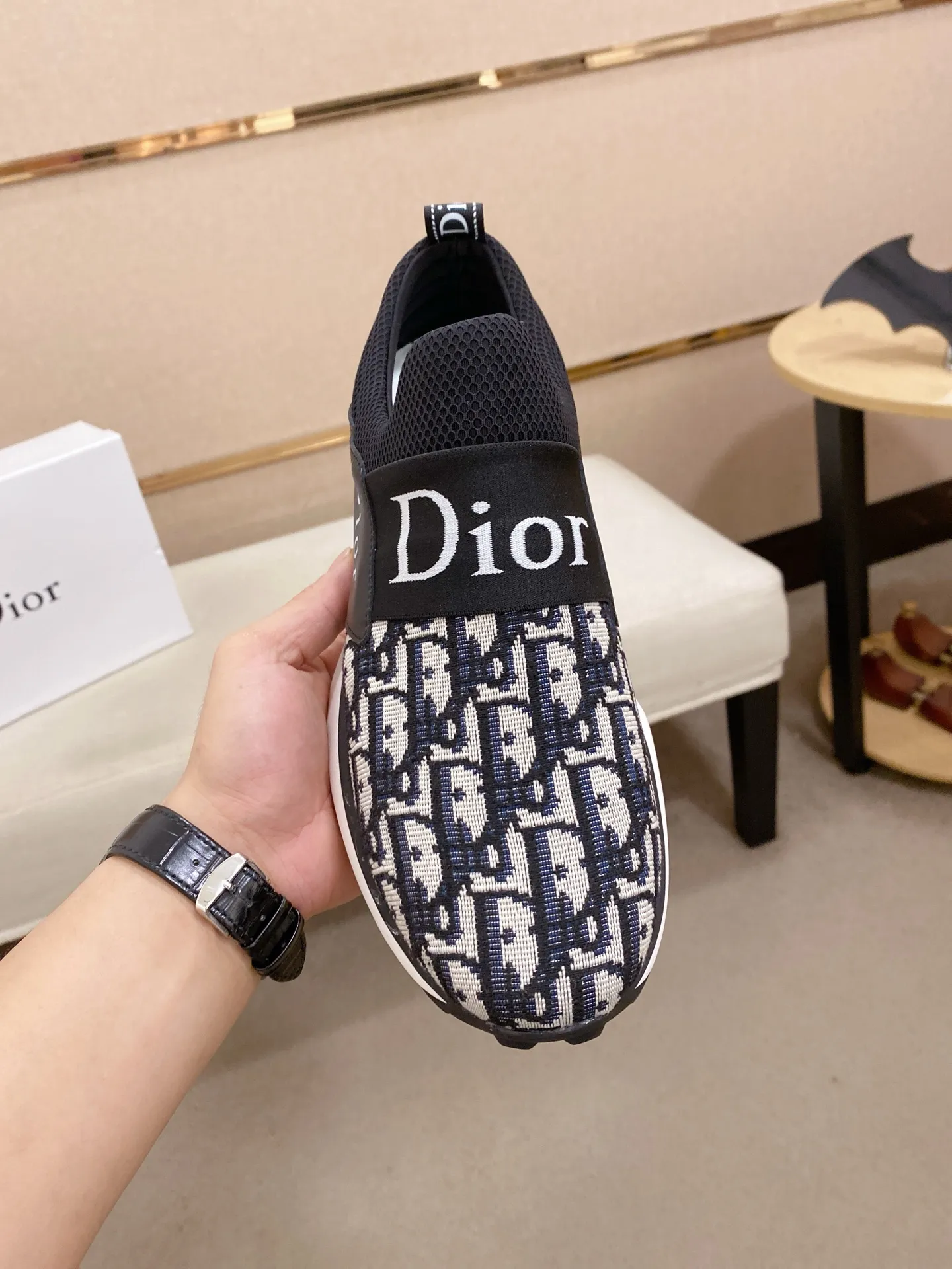 Men's shoes💰: 462💰 [Dior·Dior] New casual sports style men's shoes, new spring and summer design, perfect workmanship, lace-up style to create wardrobe quality, upper: imported first-layer cowhide, sheepskin lining is soft and comfortable, ultra-light TPU wear-resistant outsole, simple, versatile fashion men's shoes, excellent color code number 38--44. Can be customized 45 non-returnable